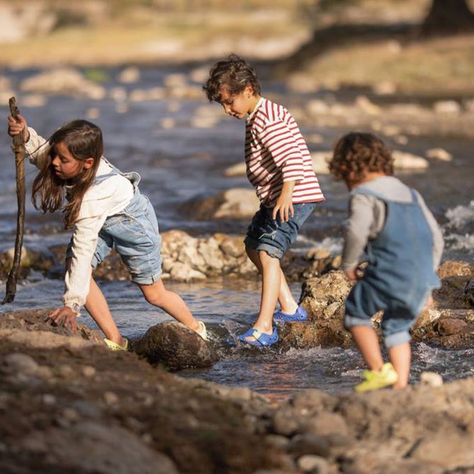 ultra bloom kids B6LZ199 Vivobarefoot sunčano vapno