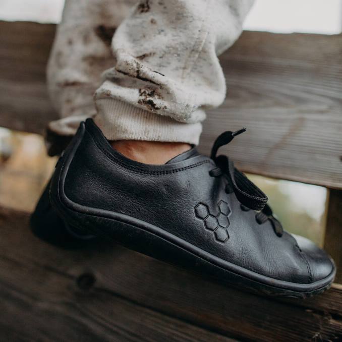 adis školarci B6LZ207 Vivobarefoot crno