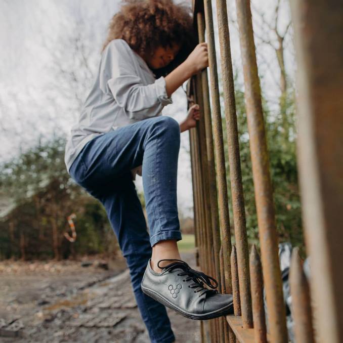 juniori škole adis B6LZ224 Vivobarefoot crno